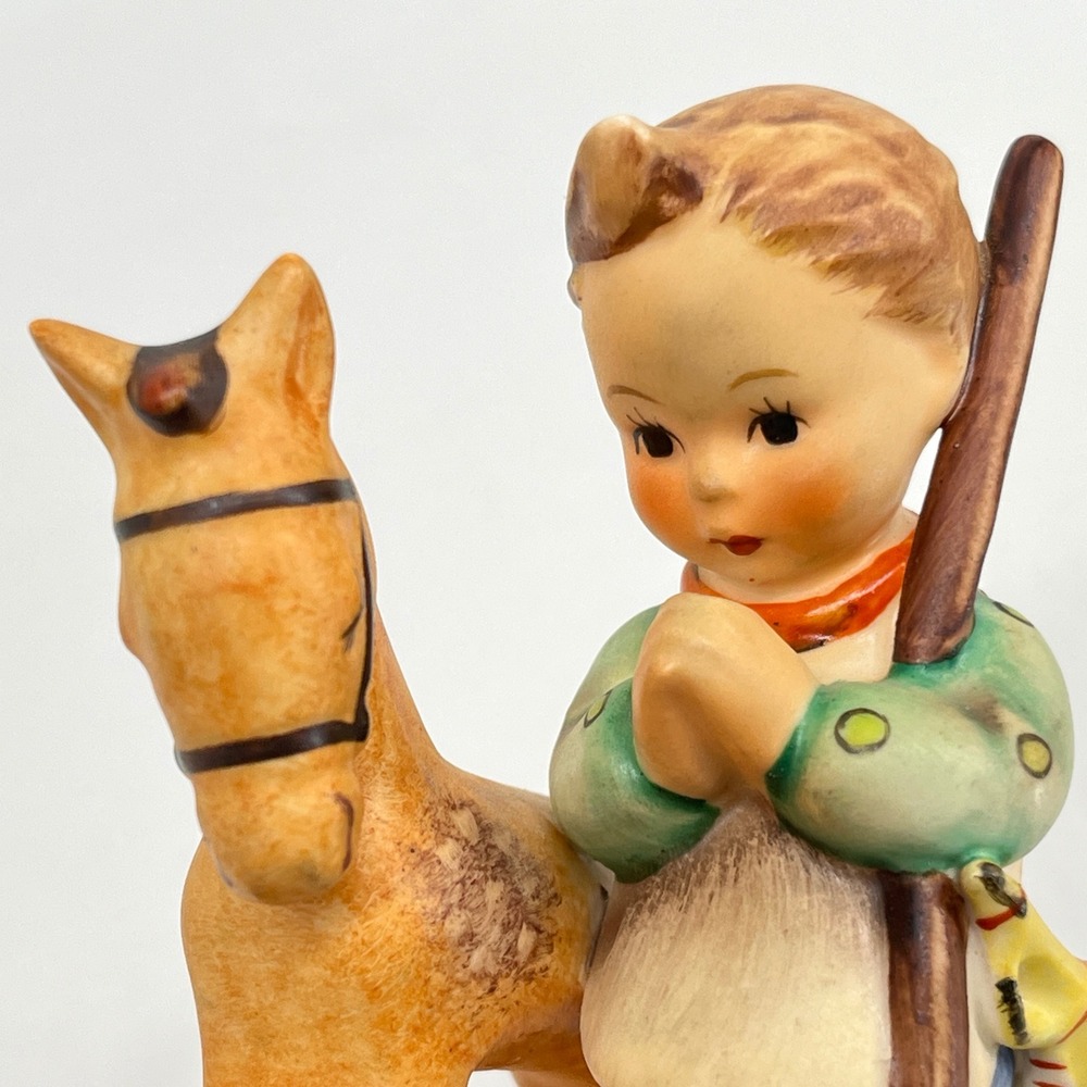 Vintage Goebel Hummel #20 "Prayer Before Battle" - TMK-3 Stylized Bee (1960-72)